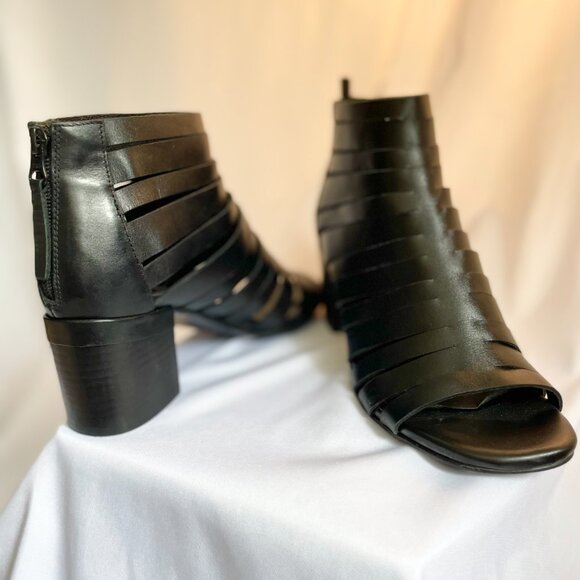 Vintage Foundry Heel Sandal - Picture 2 of 6